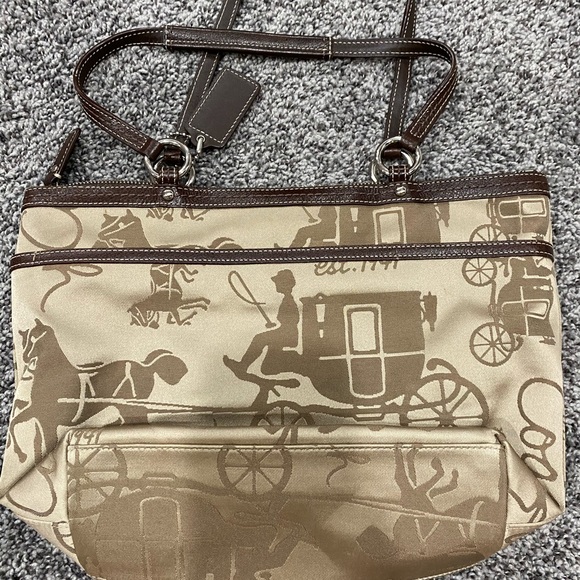 Coach purse - Picture 2 of 3